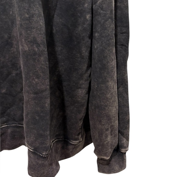 WILD FABLE Manhattan New York Oversized Sweatshirt Black StoneWash Bling Size XL - Picture 2 of 12